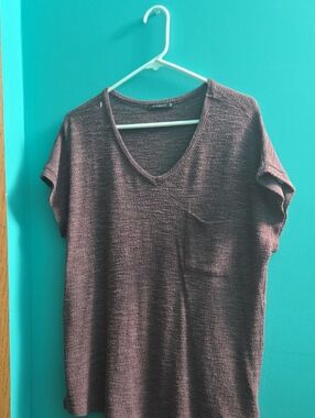 Everyday V-Neck Pocket Tee - Plum